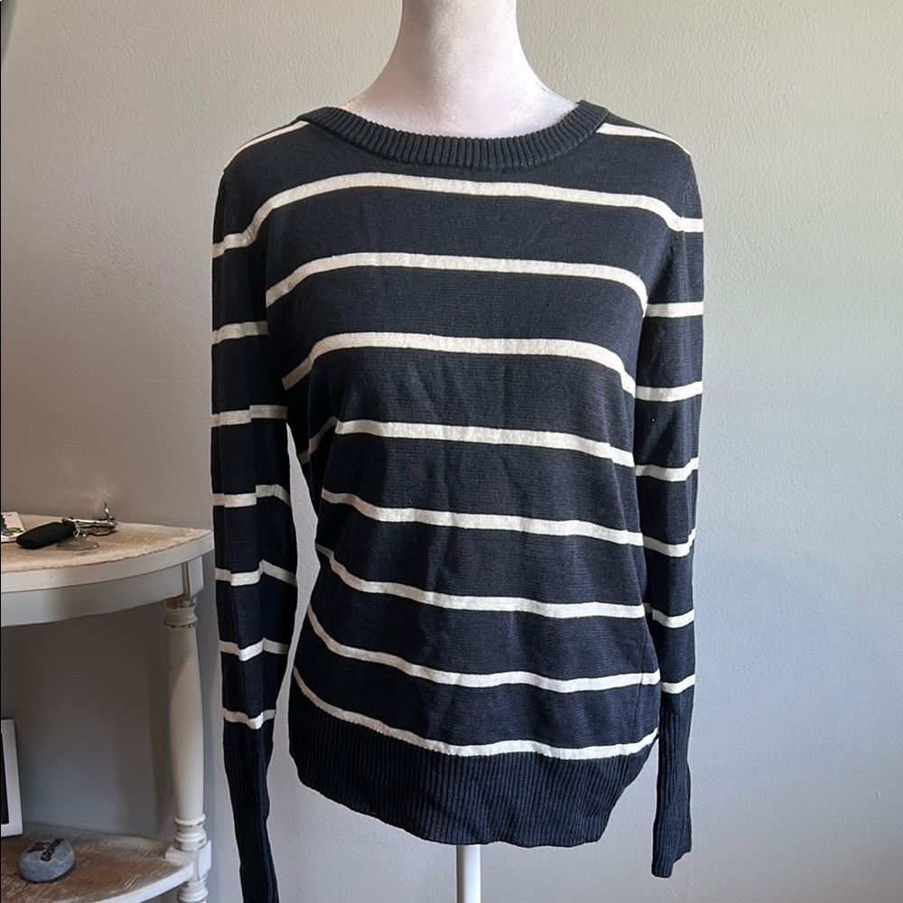 [Chaser] Striped Navy and White Sweater - Size Medium NWT